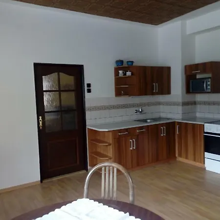 Vila Sara *